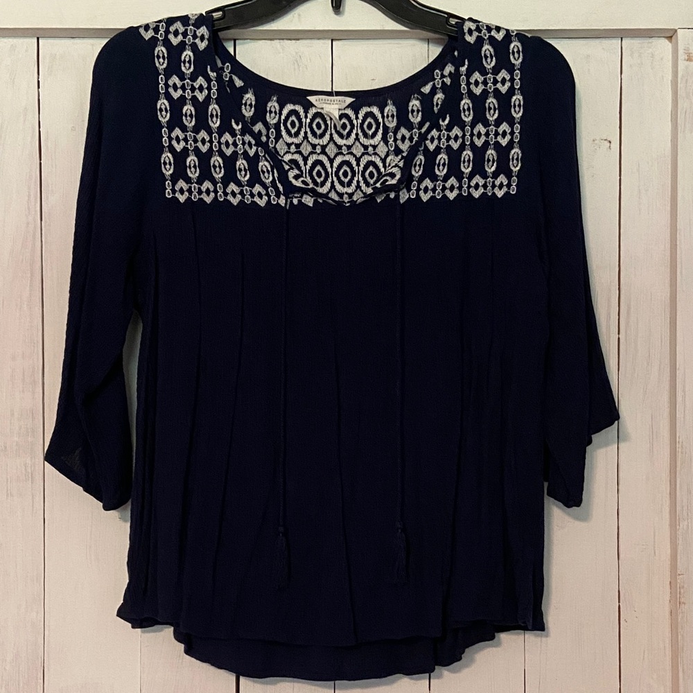 ⭐️Aeropostale Navy Top with White Pattern⭐️